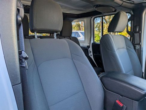 Used 2021 Jeep Wrangler Unlimited Sport image 33