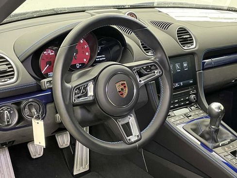 Used 2023 Porsche 718 Boxster Spyder image 4