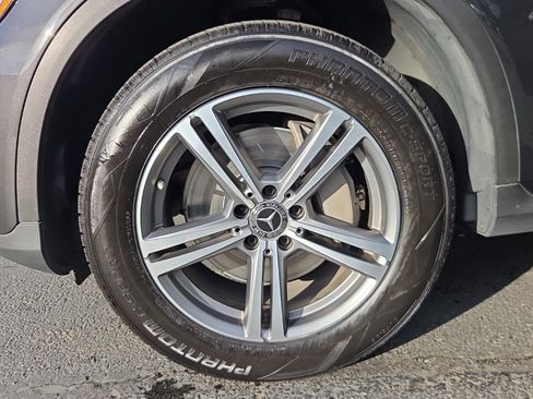 Used 2020 Mercedes-Benz GLC 300 4MATIC image 28