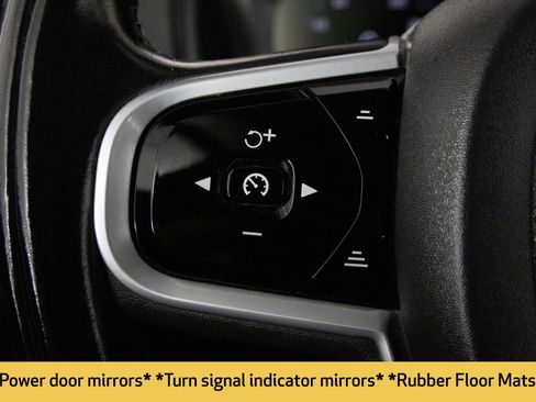 Used 2021 Volvo XC90 T6 Momentum w/ Protection Package image 31