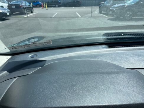 Used 2025 Nissan Sentra SV FWD image 32