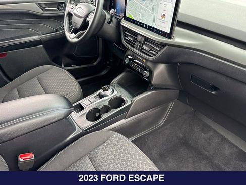 Used 2023 Ford Escape Active w/ Tech Pack #1 AWD/4WD image 17