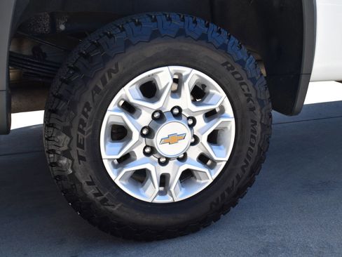 Used 2022 Chevrolet Silverado 3500 LT w/ Convenience Package AWD/4WD image 28