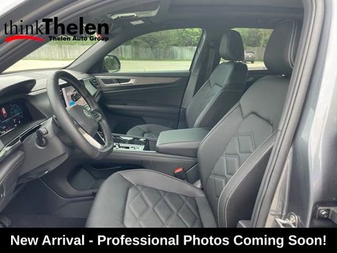Used 2025 Volkswagen Atlas Cross Sport SE w/ Panoramic Sunroof Package AWD/4WD image 9