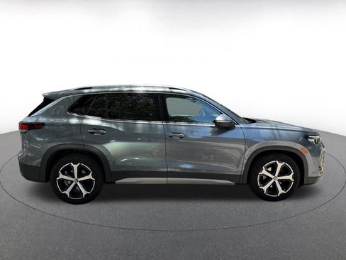 Used 2026 Volkswagen Tiguan SE FWD image 8