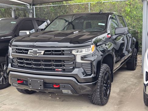 Used 2024 Chevrolet Silverado 1500 LT Trail Boss AWD/4WD image 3