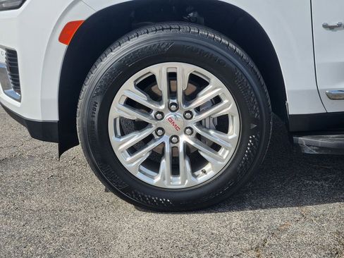 Used 2024 GMC Yukon XL SLT image 13