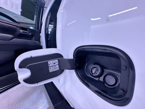 Used 2025 Chevrolet Silverado 1500 RST w/ RST All Star Premium Package image 39