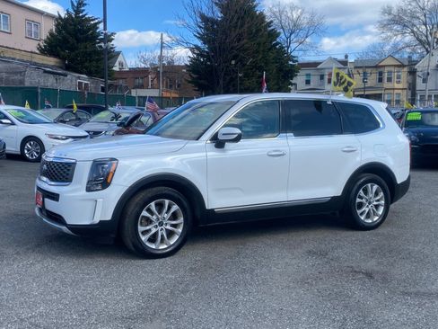 Used 2020 Kia Telluride LX AWD/4WD image 3