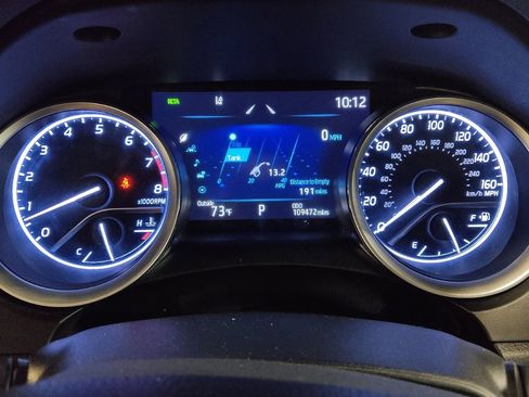 Used 2021 Toyota Camry XLE image 23