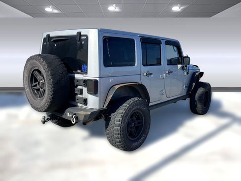 Used 2012 Jeep Wrangler Altitude image 8
