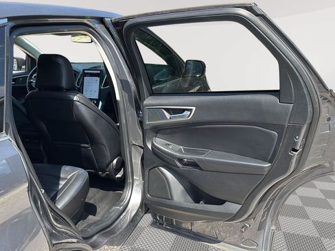 Used 2024 Ford Edge SEL AWD/4WD image 13