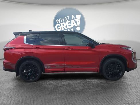 New 2026 Mitsubishi Outlander AWD image 2