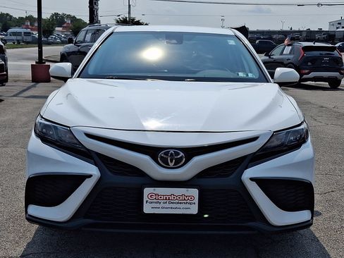 Used 2021 Toyota Camry SE FWD image 6