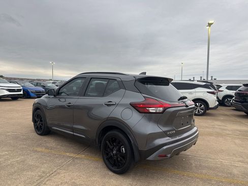 Used 2022 Nissan Kicks SR w/ Premium Package image 14