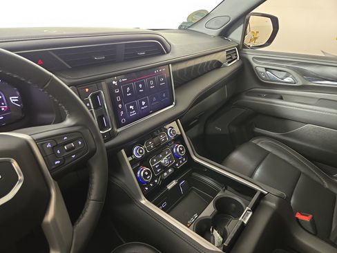 Certified 2024 GMC Yukon XL Denali image 26