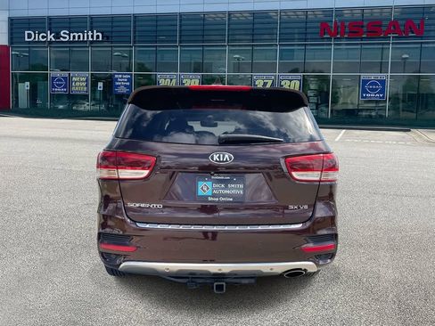 Used 2016 Kia Sorento SX image 5