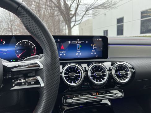 Used 2025 Mercedes-Benz CLA 250 image 31