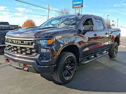 Used 2024 Chevrolet Silverado 1500 Custom Trail Boss w/ LPO, Dark Essentials Package image 3