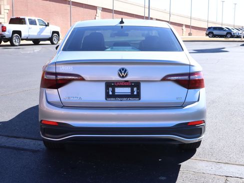 Used 2024 Volkswagen Jetta SE image 26