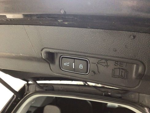 Used 2022 Ford Explorer XLT w/ Equipment Group 202A image 26