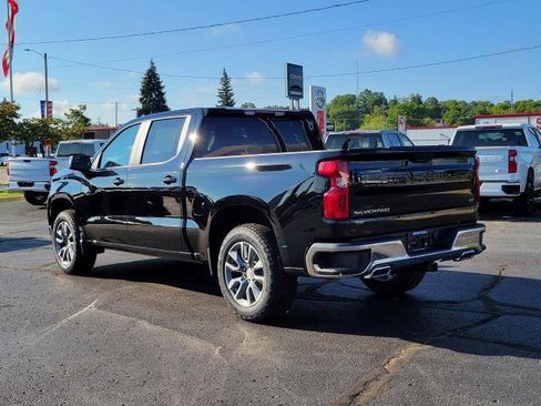 New 2026 Chevrolet Silverado 1500 LT w/ Z71 Off-Road Package AWD/4WD image 3