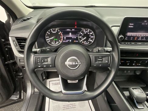 Used 2024 Nissan Rogue S FWD image 12