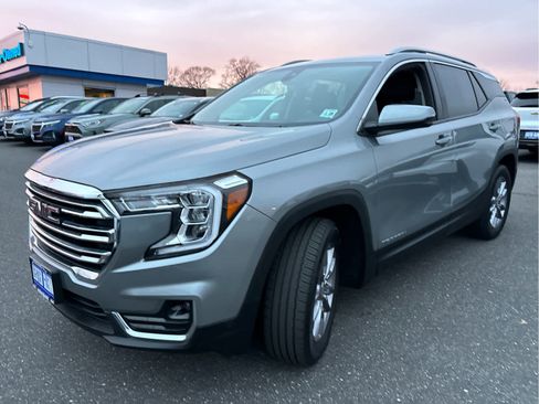 Used 2023 GMC Terrain SLT AWD/4WD image 5