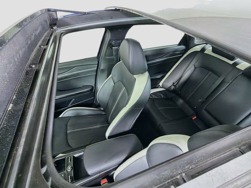 Used 2025 Kia K5 GT-Line w/ GT-Line Premium Package FWD image 17