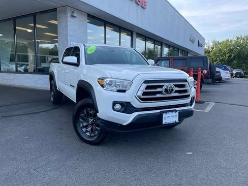 Used 2021 Toyota Tacoma SR5 w/ Trail Edition AWD/4WD image 3