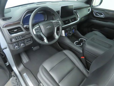 Used 2023 Chevrolet Tahoe Z71 w/ Z71 Off-Road Package image 9