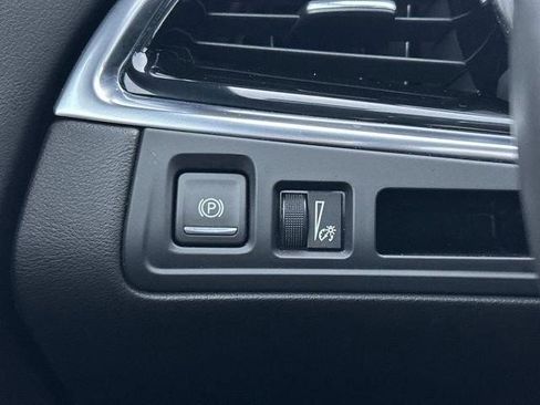 Certified 2025 Cadillac XT6 Luxury AWD/4WD image 24