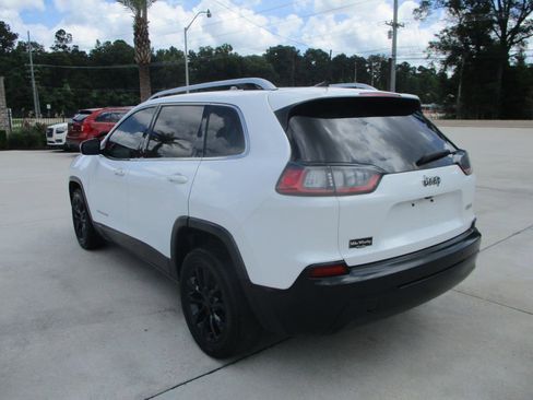 Used 2019 Jeep Cherokee Latitude w/ Popular Appearance Group FWD image 8