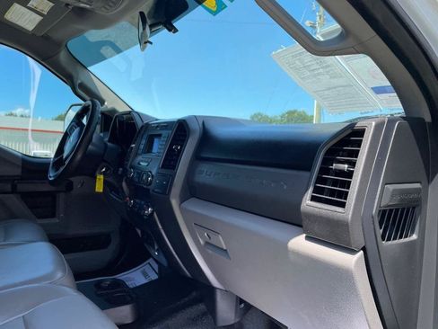 Used 2017 Ford F250 XL w/ Power Equipment Group AWD/4WD image 18
