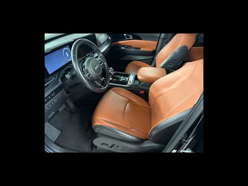 Used 2022 Kia Carnival SX Prestige FWD image 11