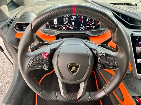 Used 2025 Lamborghini Revuelto AWD/4WD image 15