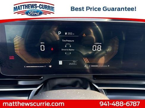 Used 2025 Kia Carnival FWD image 16