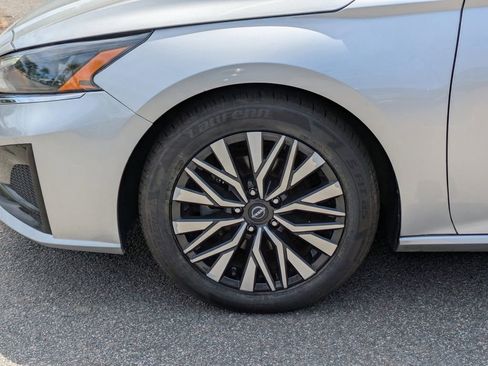 Used 2024 Nissan Altima 2.5 SV image 29