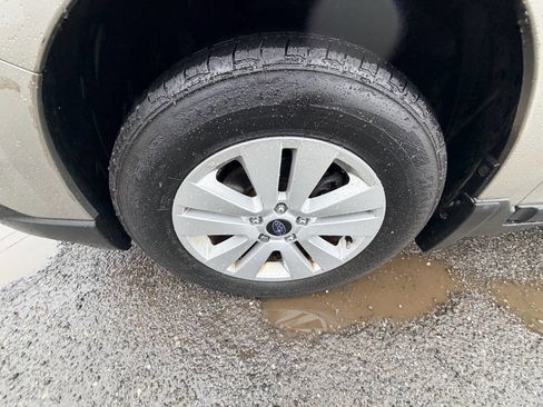 Used 2015 Subaru Outback 2.5i Premium image 11