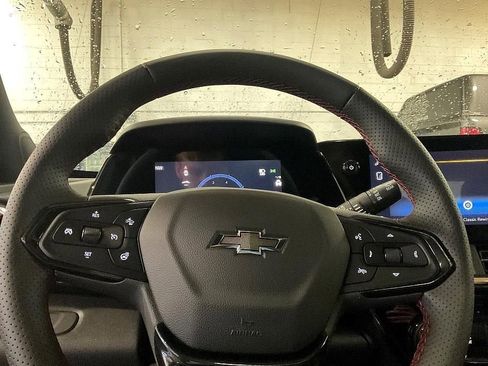 New 2026 Chevrolet Trax RS w/ Sunroof Package FWD image 38