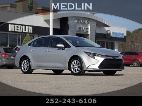 Used 2026 Toyota Corolla LE image 1