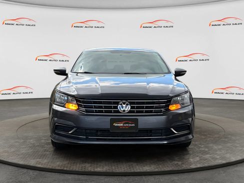 Used 2016 Volkswagen Passat 1.8T SE image 2
