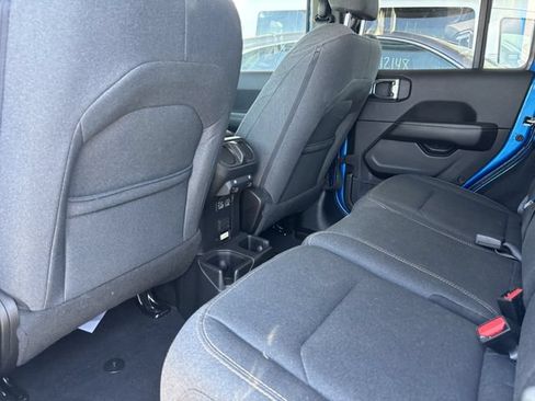 Used 2025 Jeep Wrangler Unlimited Sahara AWD/4WD image 11