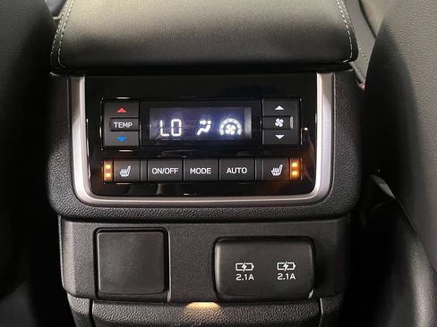 Used 2022 Subaru Ascent Limited AWD/4WD image 27
