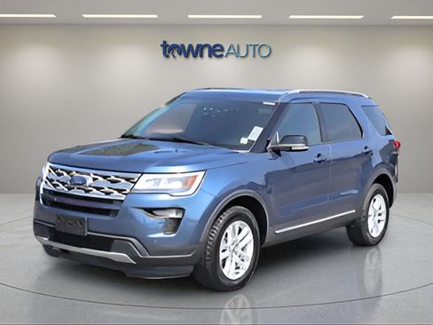 Used 2018 Ford Explorer XLT w/ Equipment Group 202A AWD/4WD image 3