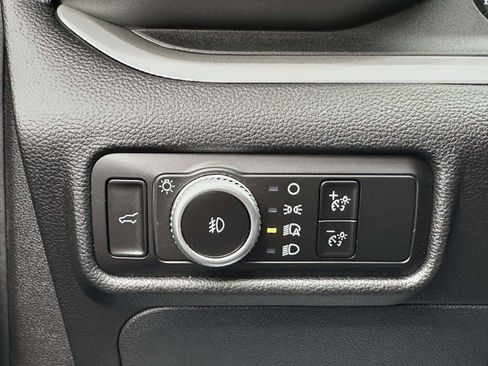 Certified 2022 Ford Explorer XLT w/ Equipment Group 202A AWD/4WD image 33