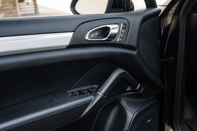 Used 2012 Porsche Cayenne Turbo AWD/4WD image 49