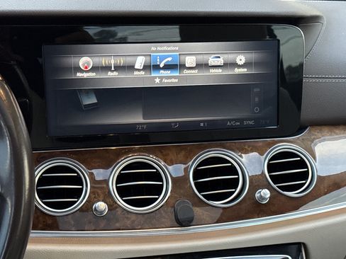 Used 2017 Mercedes-Benz E 300 image 22