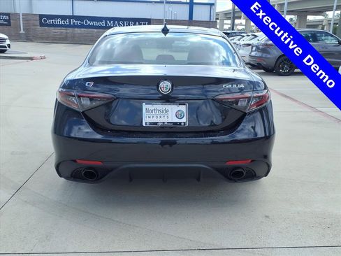 New 2025 Alfa Romeo Giulia Veloce w/ Veloce Package Rwd image 8