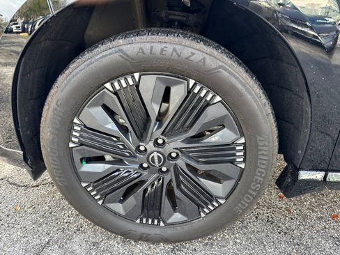 Certified 2025 Nissan Murano Platinum w/ Cargo Package image 11